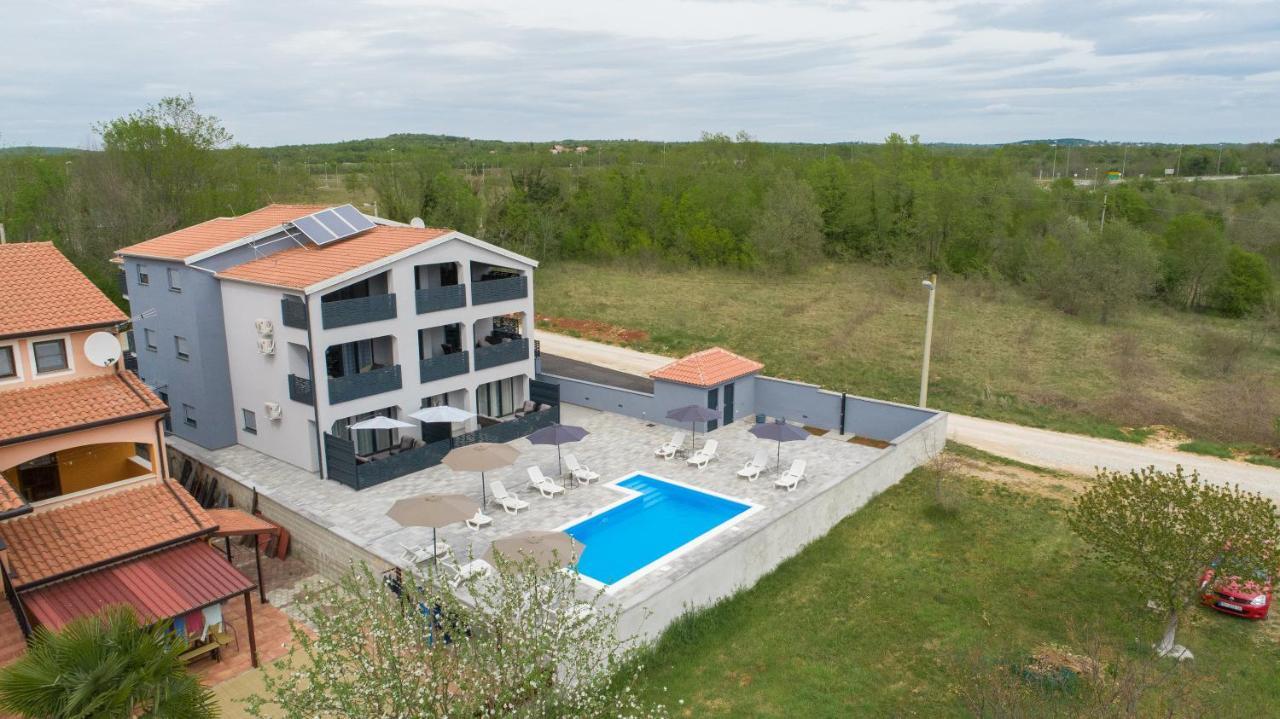 Apartmani Natalija Пореч Экстерьер фото