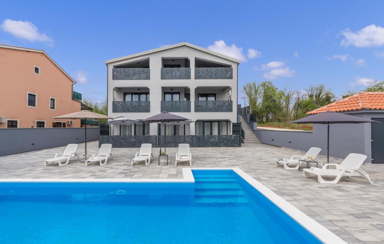 Apartmani Natalija Пореч Экстерьер фото