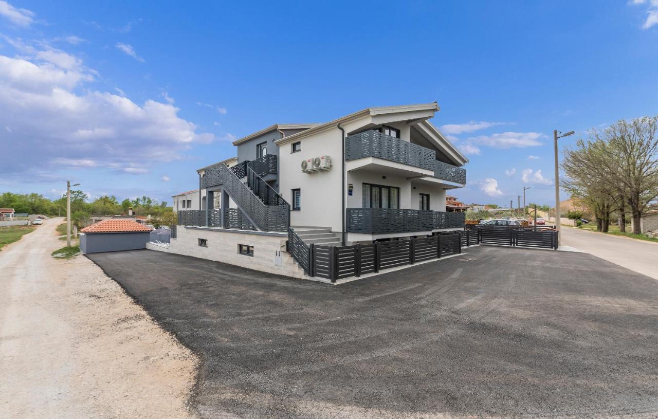 Apartmani Natalija Пореч Экстерьер фото