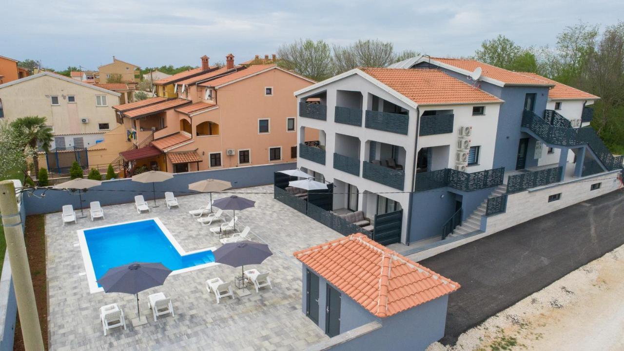 Apartmani Natalija Пореч Экстерьер фото