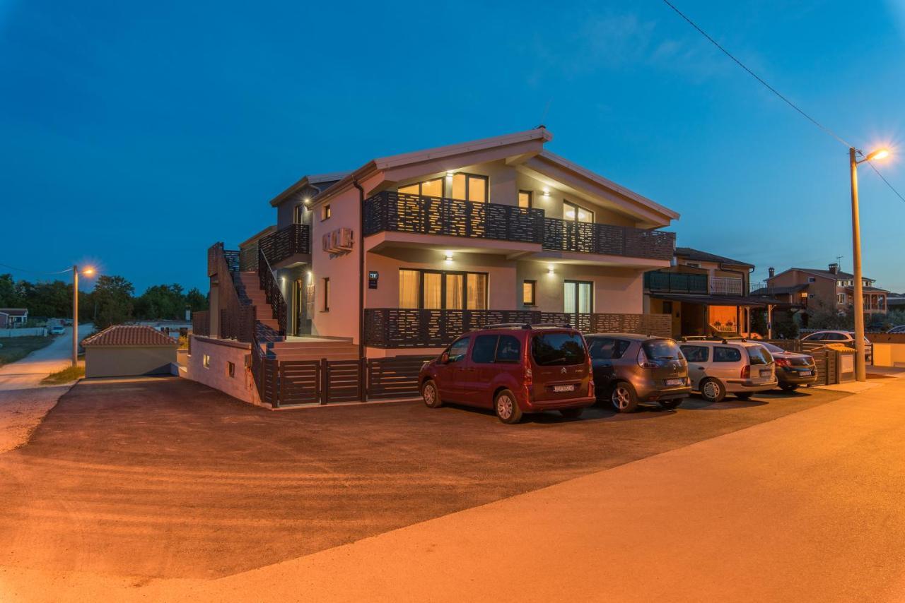 Apartmani Natalija Пореч Экстерьер фото